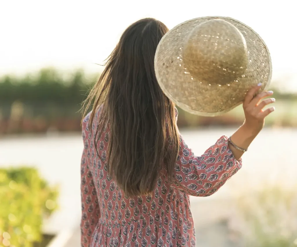 woman with hat